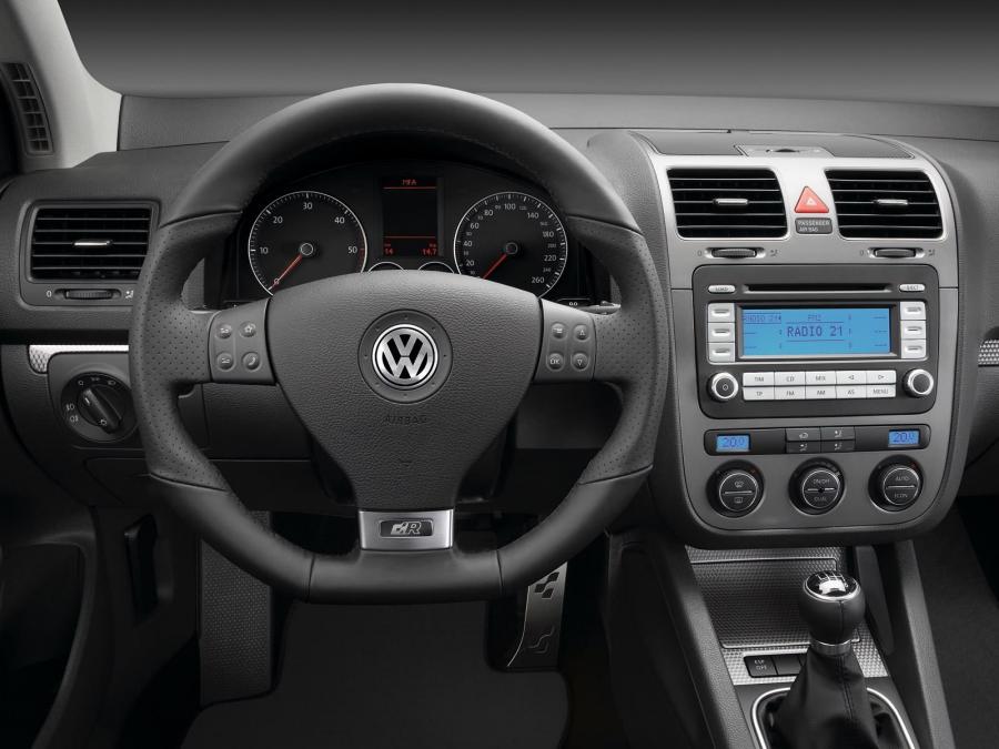  Volkswagen Golf 2.0 TDi R line 2007 года  (фото 3 из 7)